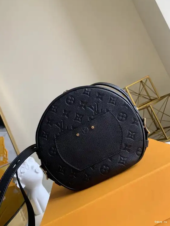 CHAPEAU LOUIS MM BOITE SOUPLE VUITTON 0627